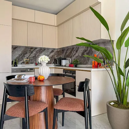 Qoople Legend A - Stylish By The Sea *