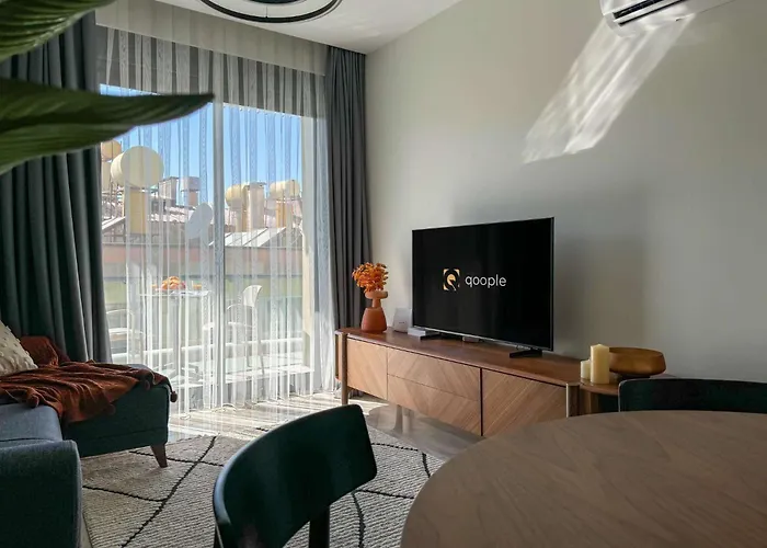 Qoople Legend A - Stylish By The Sea *