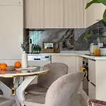 Апартаменты Qoople Legend A - Stylish By The Sea