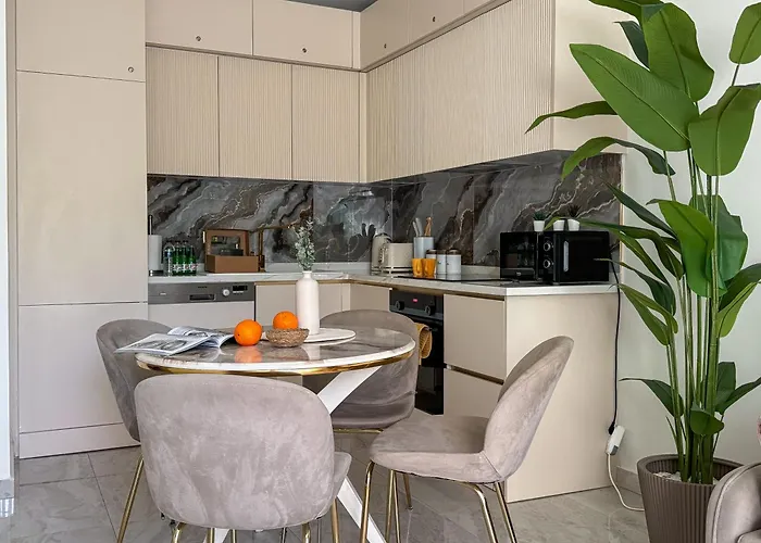 Qoople Legend A - Stylish By The Sea